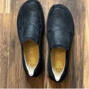 5/$25 Fidelio Namir women’s Sz 6.5  stretch Gallery Slip-On Black Nubuck loafer